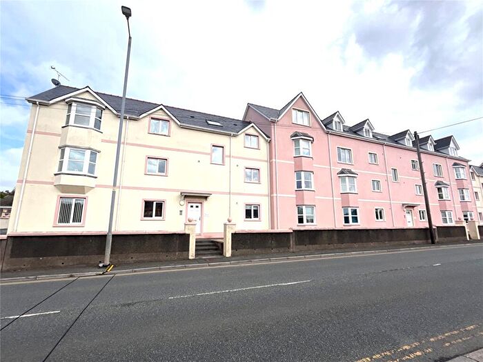 2 Bedroom Flat For Sale In London Road, Pembroke Dock, Pembrokeshire, SA72