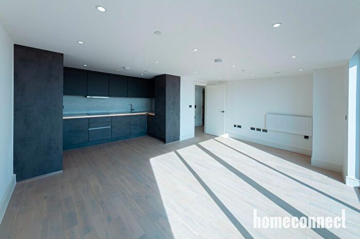 3 Bedroom Flat To Rent In Colts Village Apartments, Barking Road, London, E6