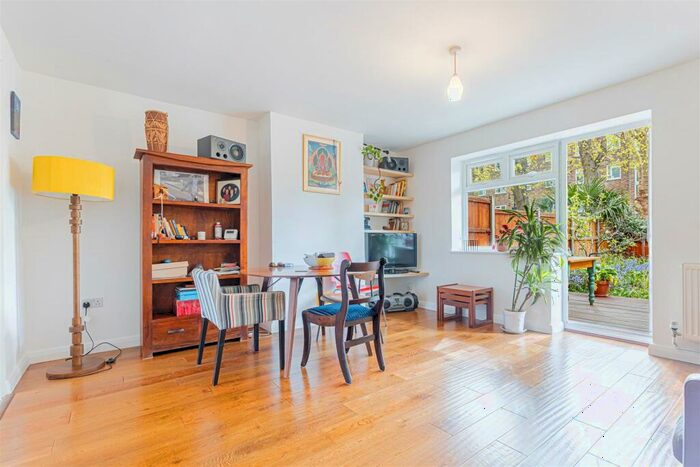 2 Bedroom House To Rent In Lordship Road, London, N16