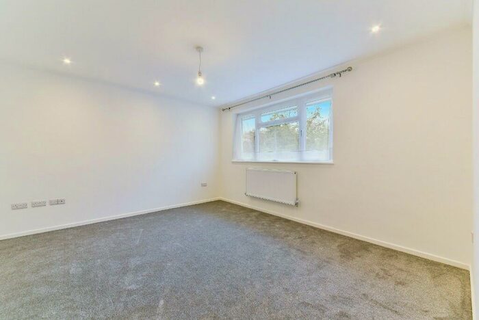 2 Bedroom Maisonette To Rent In Whitby Road, Ruislip, Middlesex, HA4