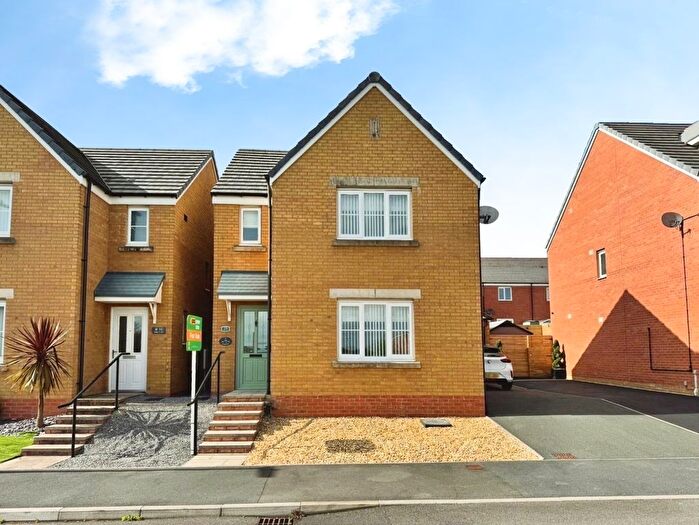 3 Bedroom Detached House For Sale In Maes Y Glo, Llanelli, SA14