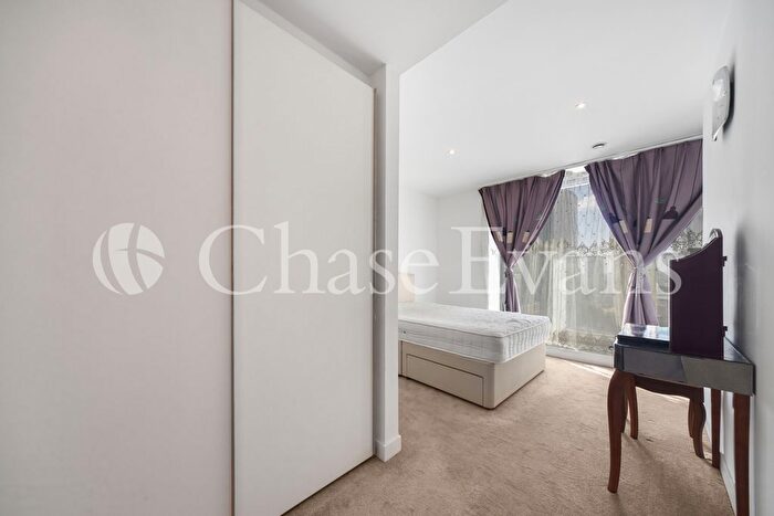 1 Bedroom Flat To Rent In Pan Peninsula Square, Canary Wharf, London, E14