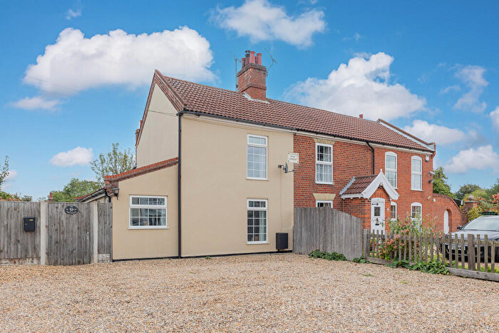 3 Bedroom Semi-Detached House For Sale In Main Road, Ormesby, Great Yarmouth, NR29