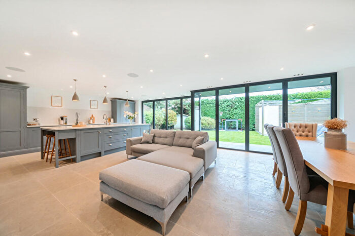 4 Bedroom Detached House For Sale In Orchard Close, Blackwater, GU17