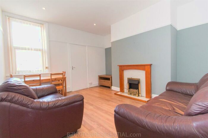 4 Bedroom Maisonette To Rent In - Trewhitt Road, Heaton, NE6