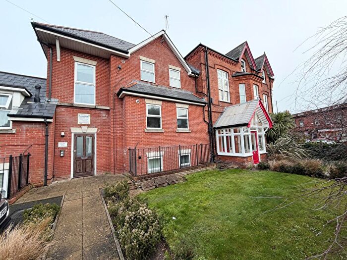 1 Bedroom Flat To Rent In Holdenhurst Rd, Springbourne, BH8