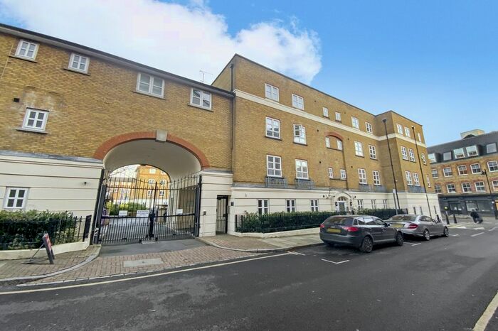 2 Bedroom Flat To Rent In Fuller Close, London, E2