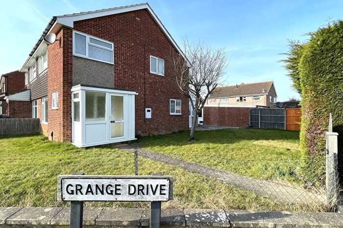 3 Bedroom Semi-Detached House To Rent In Grange Drive, Melton Mowbray, LE13