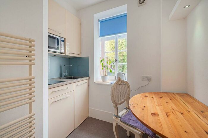 Studio To Rent In Vale Of Health, Hampstead, London, NW3