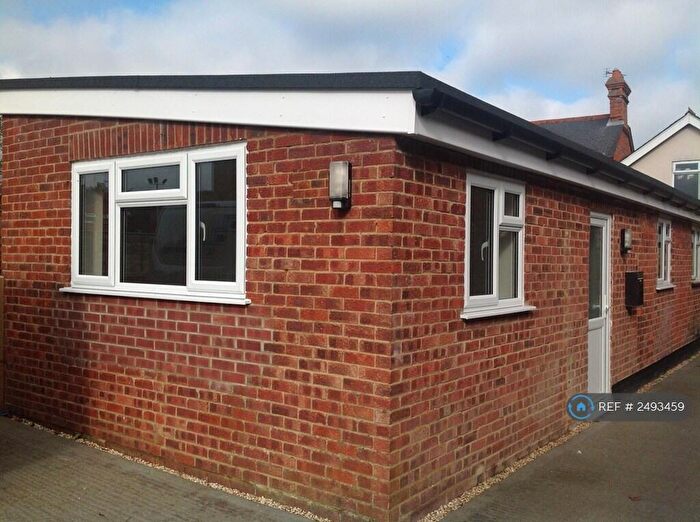 2 Bedroom Flat To Rent In Tilehurst, Reading, RG30