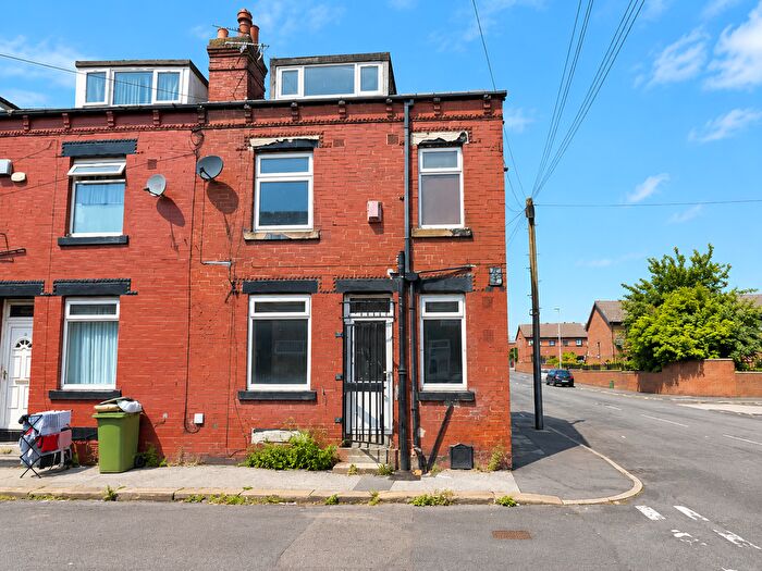 2 Bedroom End Of Terrace House For Sale In East Park Grove, Leeds, LS9