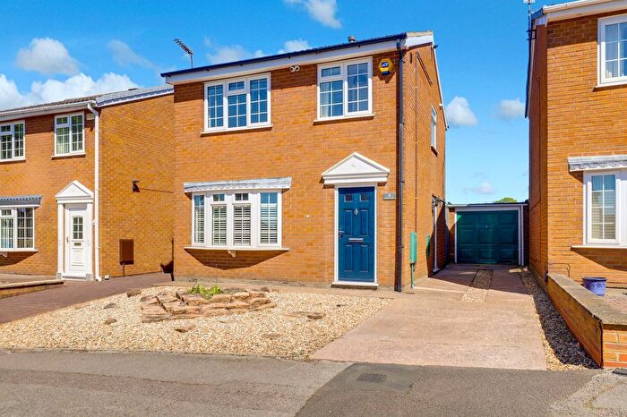 3 Bedroom Detached House For Sale In Hawley Mount, Nottingham, NG5