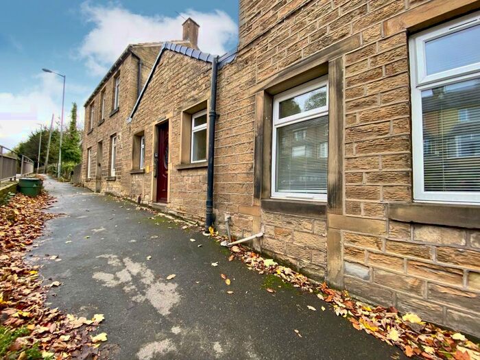 2 Bedroom House To Rent In Penistone Road, Kirkburton, Huddersfield, HD8