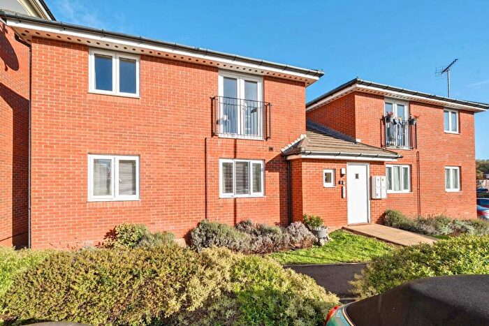 1 Bedroom Flat For Sale In Cambrai Close, Portsmouth, PO3