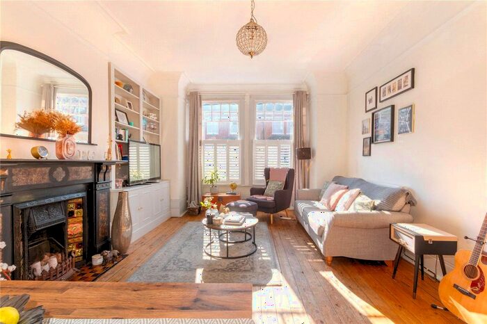 1 Bedroom Flat To Rent In Huron Road, London, SW17