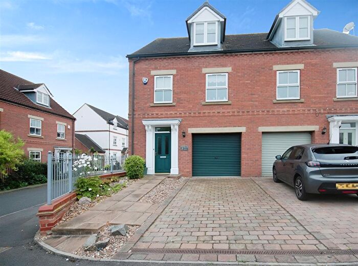 3 Bedroom Semi-Detached House For Sale In Church Meadow, Sherburn In Elmet, Leeds, LS25