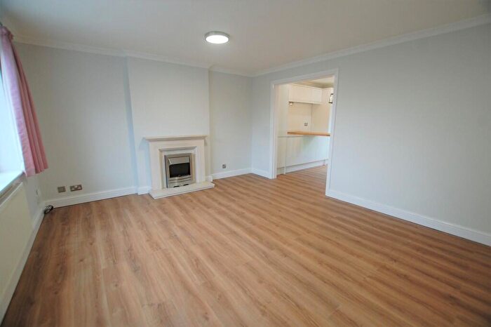 2 Bedroom Apartment To Rent In Stirrup Gate, Worsley, M28
