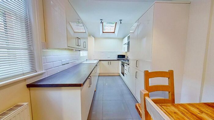 6 Bedroom Terraced House To Rent In Balfour Road, Lenton, Nottingham, NG7