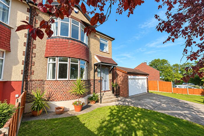 3 Bedroom Semi-Detached House For Sale In Valley View Road, Rochester, ME1