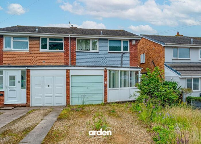 3 Bedroom Semi Detached House For Sale In Ferndale Close, Catshill, B61