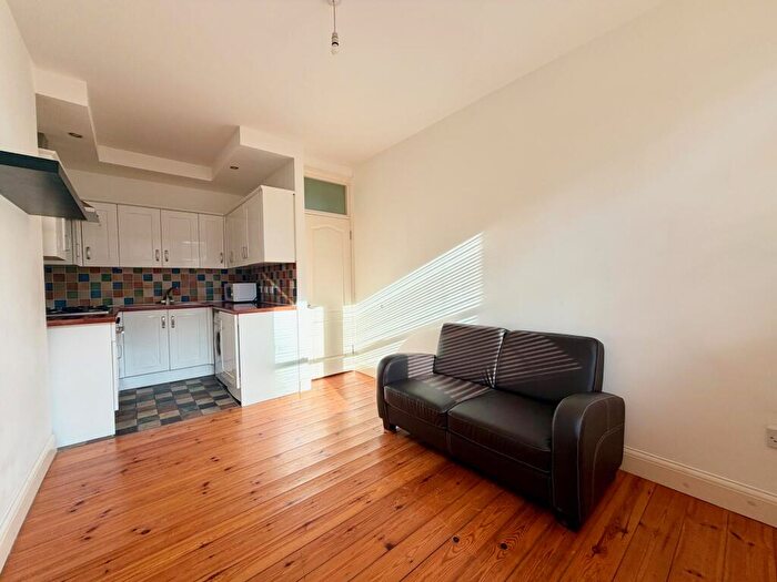 1 Bedroom Flat To Rent In Marlborough Road, Upper Holloway, N19