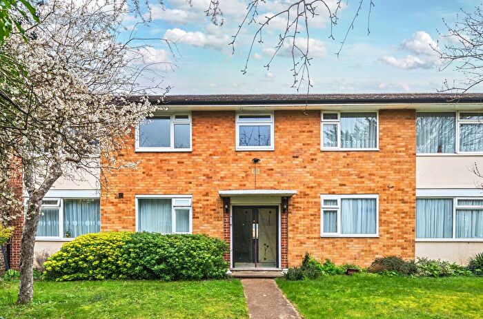 2 Bedroom Flat For Sale In Imperial Gardens, Mitcham, CR4