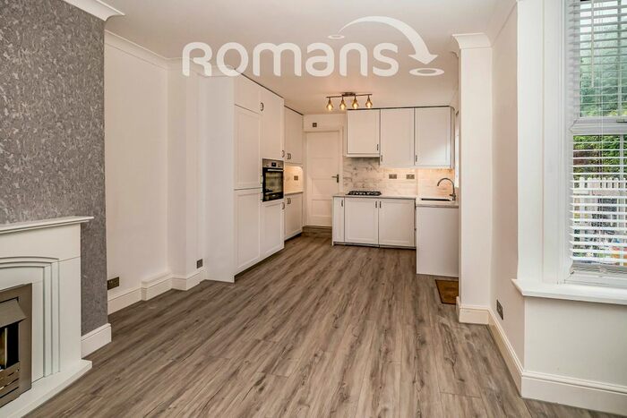 2 Bedroom Flat To Rent In West Wycombe Road, High Wycombe, HP12