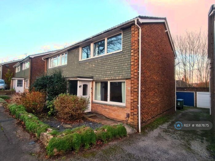 3 Bedroom Semi-Detached House To Rent In Beechwood Gardens, Southampton, SO18