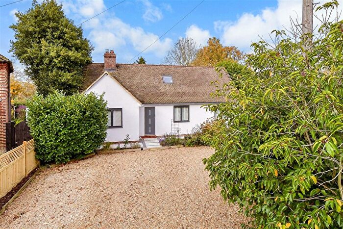 4 Bedroom Bungalow For Sale In The Pinnocks, Pluckley, Ashford, Kent, TN27