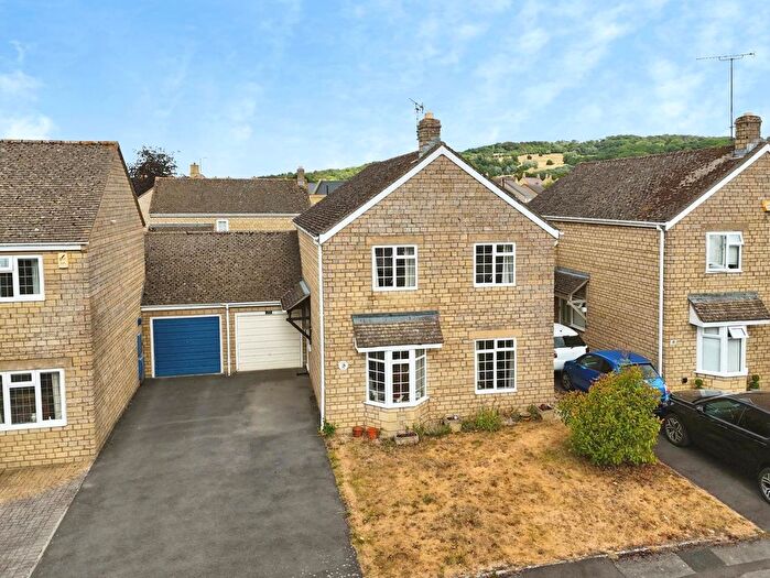 4 Bedroom Detached House For Sale In Bloxham Road, Broadway, Worcestershire, WR12