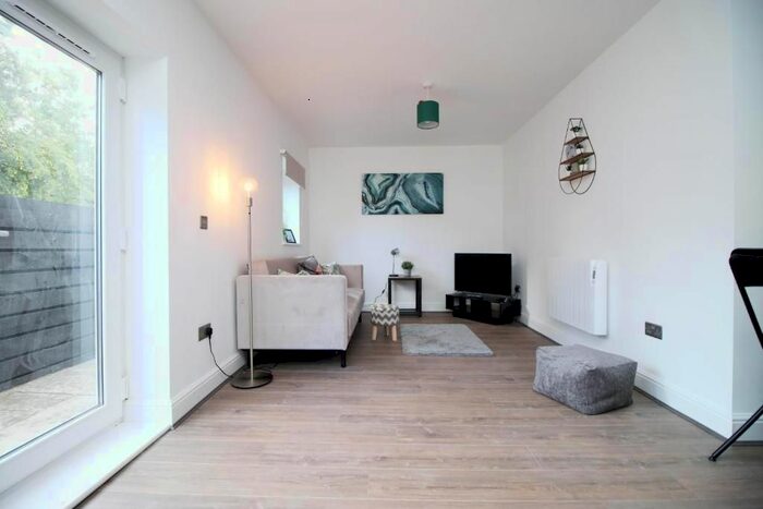 2 Bedroom Flat To Rent In Flat, Stone House, Cardiff, Caerdydd, CF10