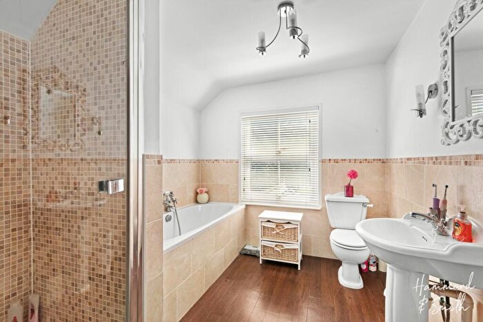 2 Bedroom Semi-Detached House For Sale In Upland Road, Thornwood, CM16
