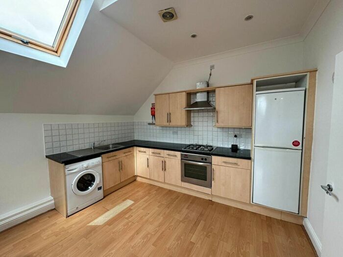 2 Bedroom Flat To Rent In Cranbrook Road, IG1