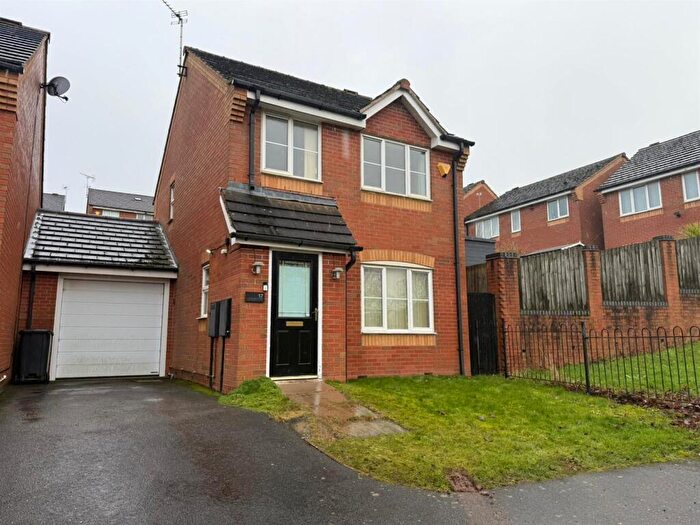 3 Bedroom Detached House To Rent In Lavender Close, Shirebrook, NG20