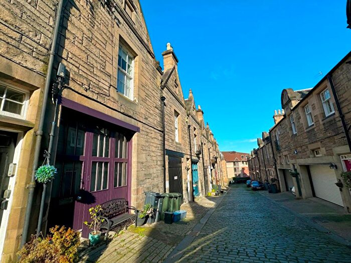 1 Bedroom Flat To Rent In Rothesay Mews, Central, Edinburgh, EH3