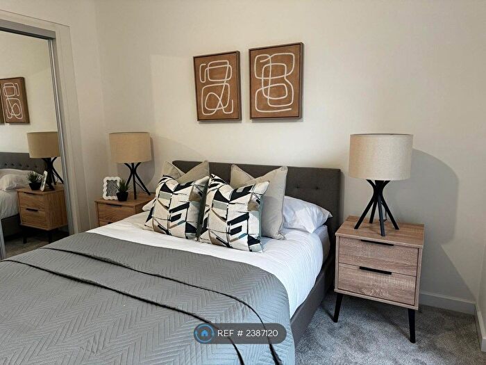 1 Bedroom Flat To Rent In Shearwater Drive, Hendon, NW9