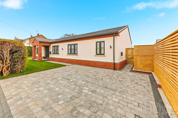 4 Bedroom Bungalow For Sale In Beacon View, South Kirkby, WF9