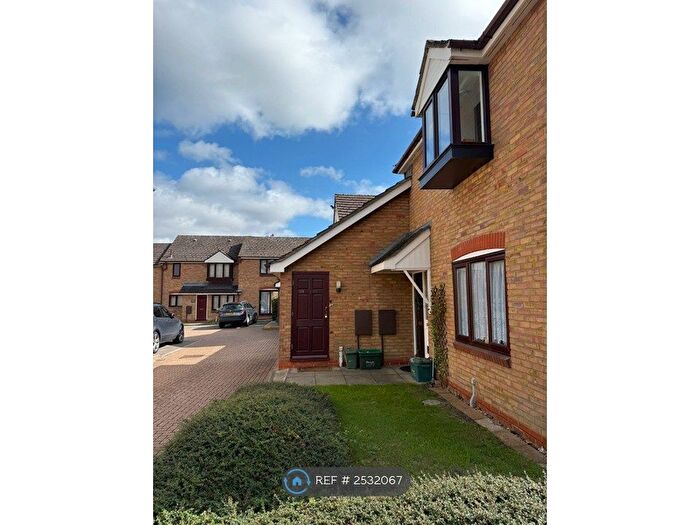 1 Bedroom Flat To Rent In Chester Place, Chelmsford, CM1