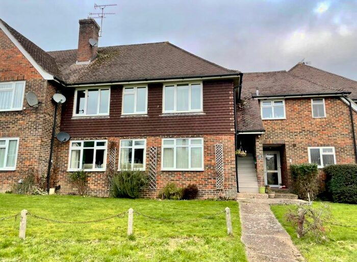 2 Bedroom Flat To Rent In Harlands Road, Haywards Heath RH16