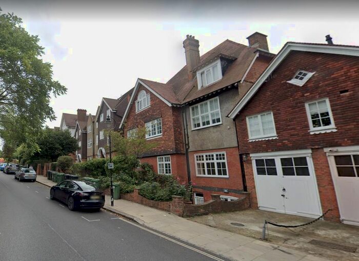 2 Bedroom Flat To Rent In Lyndhurst Road, Hampstead, NW3