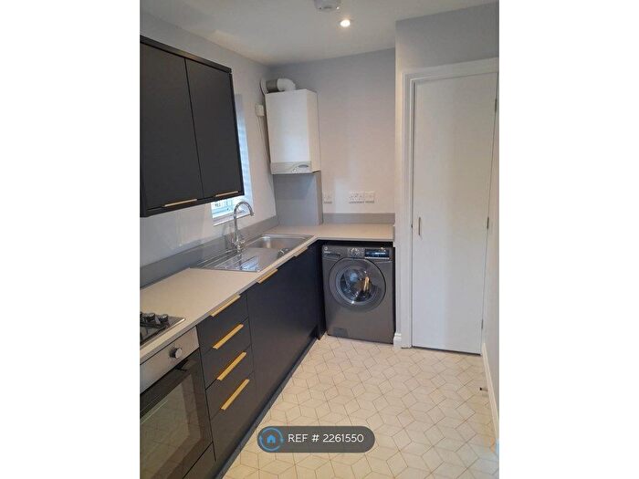 1 Bedroom Flat To Rent In Milehouse, Plymouth, PL3
