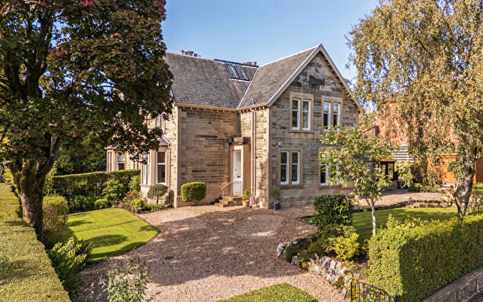4 Bedroom Semi-Detached House For Sale In Thorn Drive, Bearsden, G61