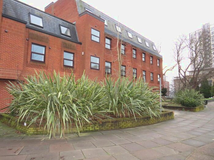 1 Bedroom Flat To Rent In Cromwell Square, Ipswich, IP1