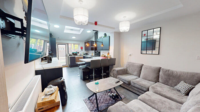 5 Bedroom Terraced House To Rent In Hubert Road, Birmingham, Selly Oak, B29