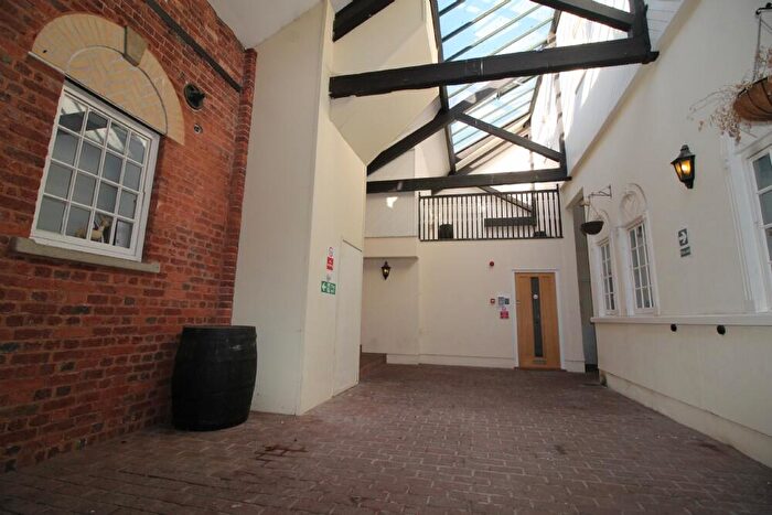 2 Bedroom Flat To Rent In -Bed Flat In The Courtyard St Annes Well Mews, Lower North Street, Exeter, EX4