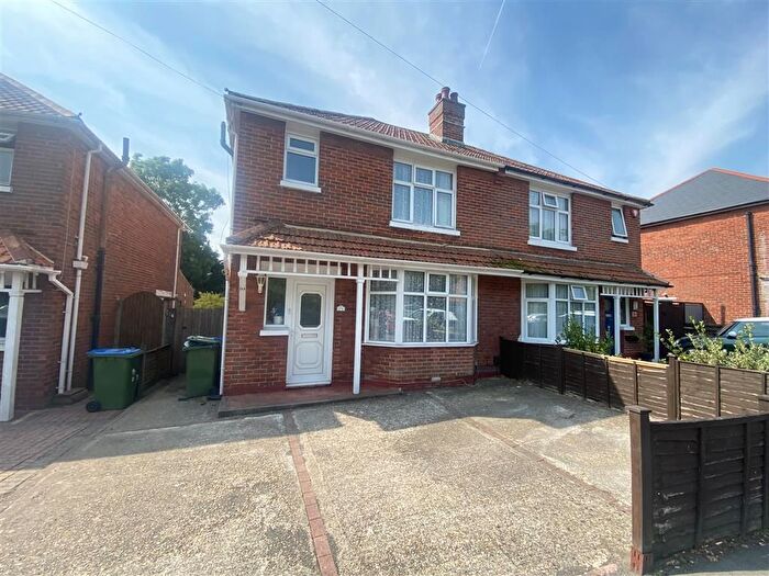 3 Bedroom Property To Rent In Warren Crescent, Southampton, SO16