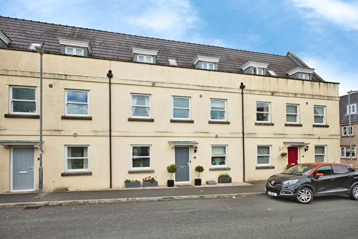 5 Bedroom Terraced House For Sale In Oak Drive, Crewkerne, TA18