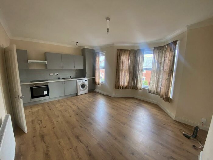 2 Bedroom Apartment To Rent In St Saviours Road, Croydon, CR0