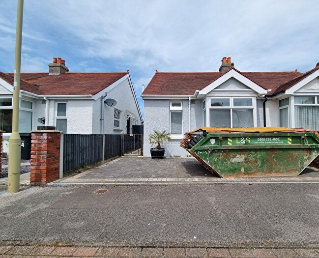 2 Bedroom Bungalow To Rent In Southcroft Road, Gosport, PO12