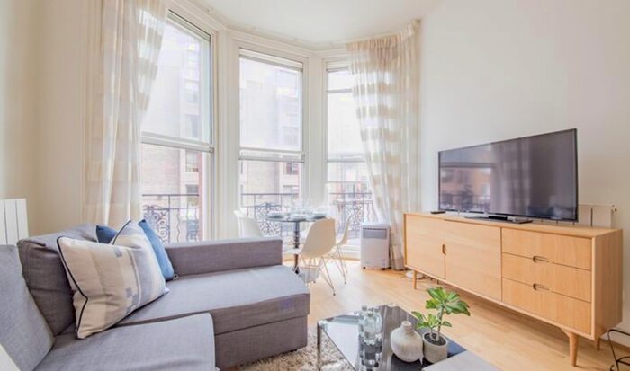 2 Bedroom Flat To Rent In Nottingham Place, Mayfair, W1U